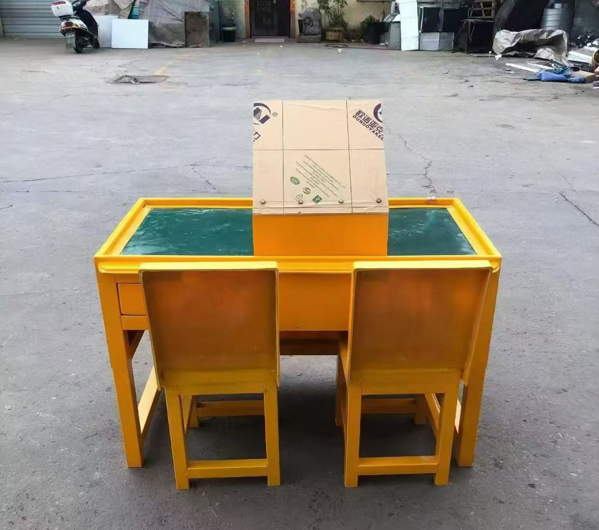 万荣防静电导通桌井下煤矿火工品发放桌：危险品流转的安全守护者